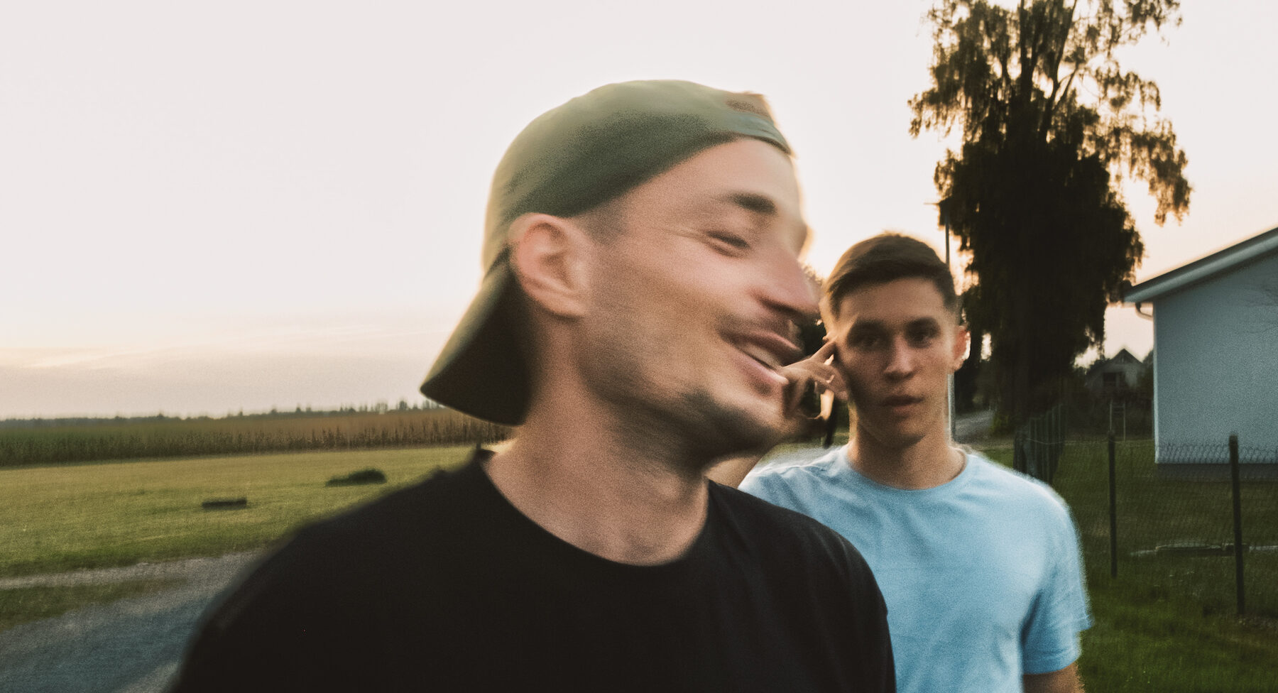 Hinterlandgang ver&ouml;ffentlichen ihre neue Single "Ein Call reicht"
