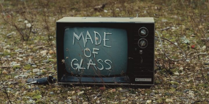 The Red Flags - Neue Single "Made Of Glass"!