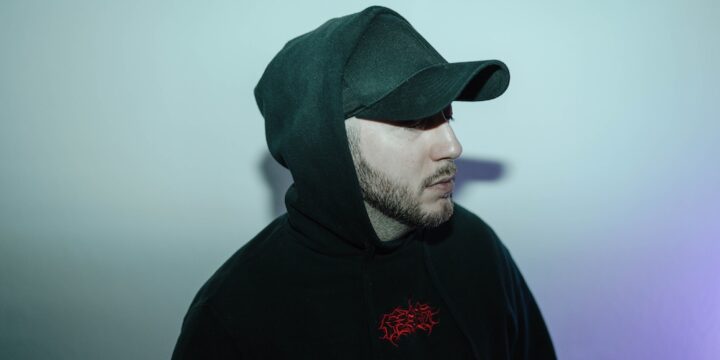 Rekone k&uuml;ndigt sein Deb&uuml;talbum "&Auml;rger" an!